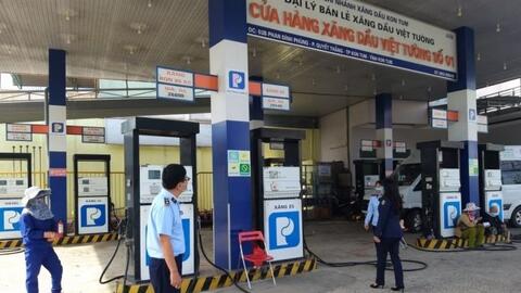 Kon Tum: Kiểm tra các cửa hàng bán lẻ xăng dầu trên địa bàn