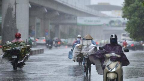 Hà Nội nhiều mây, mưa rào rải rác, có nơi có dông