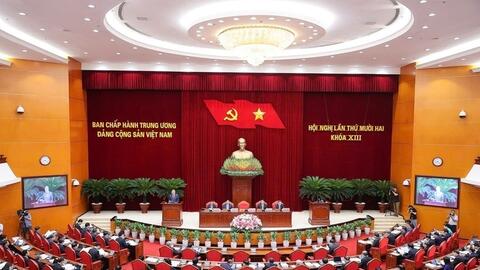 Tổng Bí thư: Toàn hệ thống đang chuyển từ “vừa chạy vừa xếp hàng” sang “hàng thẳng, lối thông, đồng lòng cùng tiến”