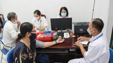 Nghị quyết 72-NQ/TW: Đột phá để y tế cơ sở tròn vai 'người gác cổng'