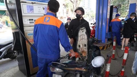 Giá xăng dầu hôm nay 19/3/2026: Tiếp tục tăng mạnh