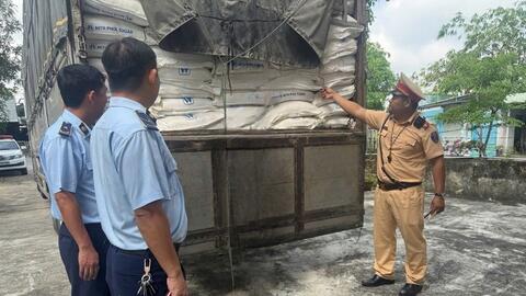 Đà Nẵng: Phát hiện 6 tấn đường tinh luyện Thái Lan nhập lậu