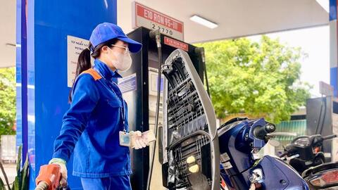 Xăng E10 vào cuộc sống: Thị trường ổn định, người dân yên tâm
