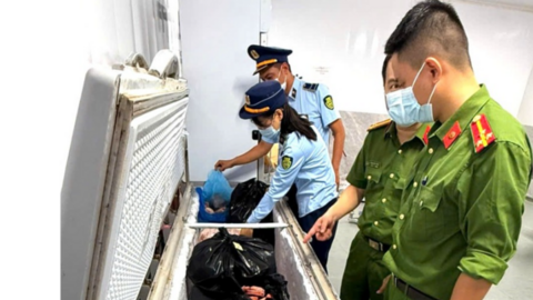 Quản lý thị trường Nghệ An tăng cường kiểm tra, xử lý vi phạm an toàn thực phẩm