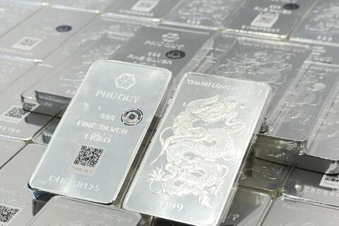 Giá bạc hôm nay 2/7/2026: Giữ đà tăng