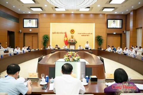 Bộ trưởng Lê Mạnh Hùng giải trình, tiếp thu, chỉnh lý dự thảo Luật Dầu khí (sửa đổi)