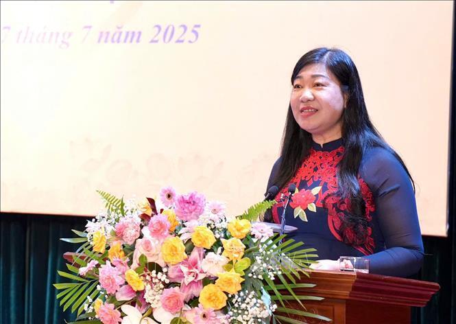 Phó Chủ tịch Ủy ban Trung ương Mặt trận Tổ quốc Việt Nam, Chủ tịch Ủy ban Mặt trận Tổ quốc Việt Nam Thành phố Hà Nội Nguyễn Lan Hương phát biểu tại buổi lễ. Ảnh: TTXVN