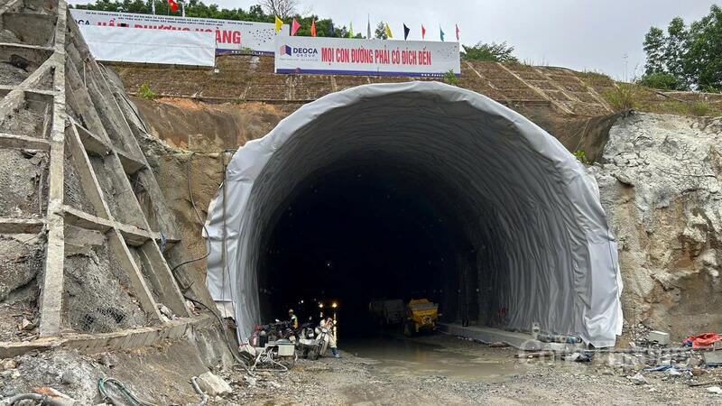 Hầm đèo Phượng Hoàng do Tập đoàn Đèo Cả thi công. Ảnh: Vũ Long