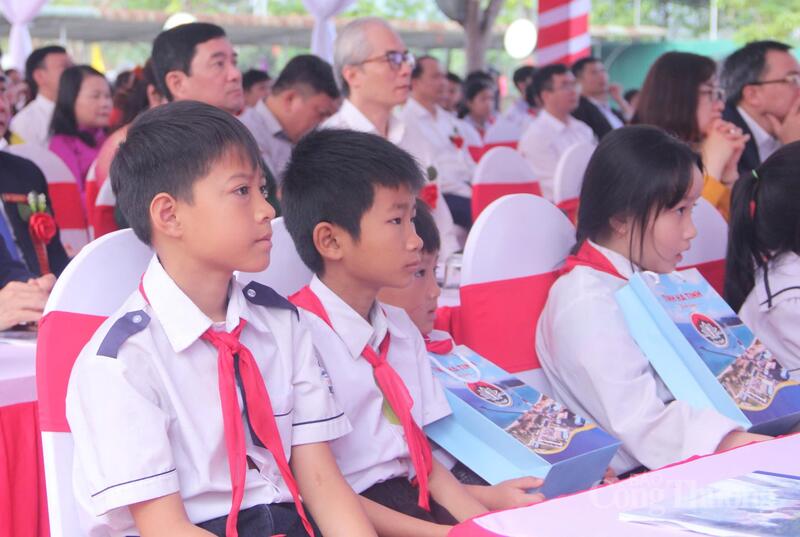 Các em học sinh vùng biên Hà Tĩnh sẽ có ngôi trường mới khang trang, kết nối đầy đủ hạ tầng điện, nước sạch, thoát nước, giao thông và viễn thông. Ảnh: Trọng Tùng