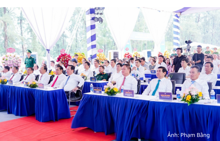 Các đại biểu tham dự Lễ khởi công Khu nghỉ dưỡng La Brise.