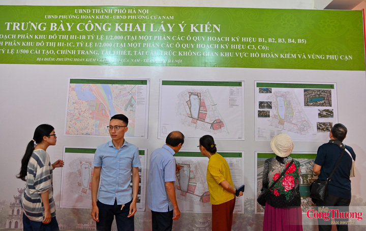 Tại phía Bắc Hồ Gươm, đồ án đề xuất mở rộng quảng trường Đông Kinh Nghĩa Thục và xây Khải Hoàn Môn cao khoảng 36 m làm điểm nhấn kiến trúc. Công trình gồm hai khối vươn cao, lấy cảm hứng từ đôi cánh chim hạc, tạo trục nhìn hướng về Hồ Gươm và Tháp Rùa.