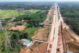 Cận cảnh dự án cao tốc đoạn qua Quảng Bình - Quảng Trị trước ngày thông xe