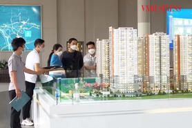 Ông lớn vào cuộc đua ‘bung hàng’, đã có nhà giá rẻ để mua?