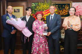 Anh hùng lao động Thái Hương được tôn vinh giải thưởng doanh nhân xuất sắc Asean tại Singapore
