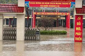 Hà Tĩnh mưa lớn liên tục, nhiều nơi ngập sâu, giao thông chia cắt