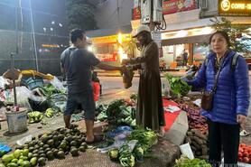 Giữ nhịp thị trường rau xanh trước biến động mùa thiên tai