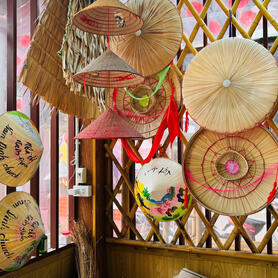 Gìn giữ nét xưa qua vành nón làng Chuông