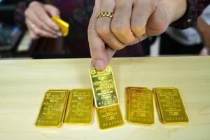 Giá vàng nhẫn và vàng miếng ổn định, riêng Phú Quý điều chỉnh giảm 300.000 đồng