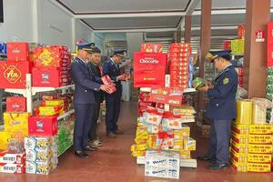 Quản lý thị trường Lào Cai xử lý gần 900 vụ vi phạm năm 2025