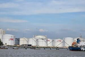 Củng cố vai trò kinh tế nhà nước để dẫn dắt tăng trưởng dài hạn