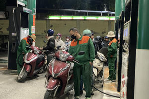 Giá xăng dầu hôm nay 8/1/2026: Tiếp tục giảm sâu