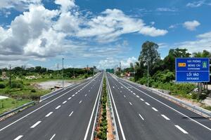 Chậm nhất giữa tháng 2/2026, hoàn tất rà soát nâng cấp cao tốc đầu tư phân kỳ