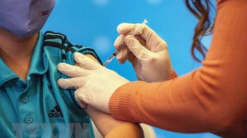 EMA phê duyệt sử dụng vaccine của Pfizer để tiêm mũi tăng cường
