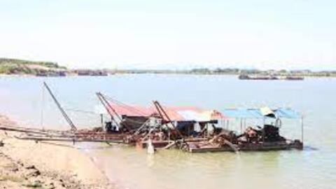 Ngăn chặn tình trạng khai thác cát sỏi ngoài mốc quy định