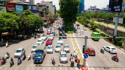 Hà Nội ngày nắng nóng, nhiệt độ cao nhất 37 độ C