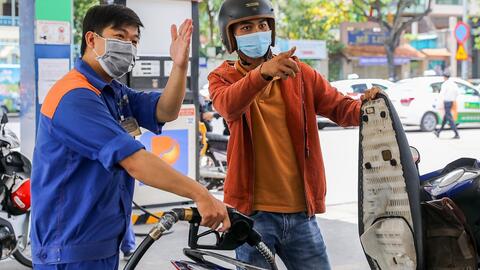 Giá xăng dầu giảm mạnh, có loại giảm hơn 1.200 đồng/lít