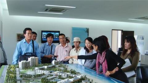 Môi giới bất động sản lao đao, tìm cách thích nghi với đại dịch