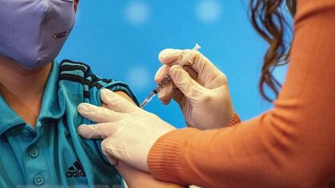 EMA phê duyệt sử dụng vaccine của Pfizer để tiêm mũi tăng cường