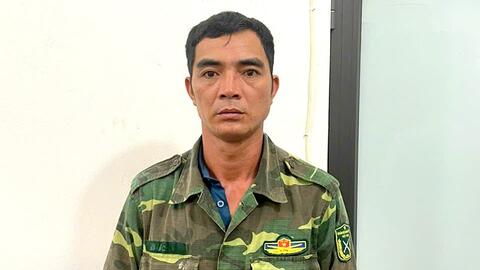 Bắt khẩn cấp đối tượng hủy hoại hàng trăm cây đào thế của dân