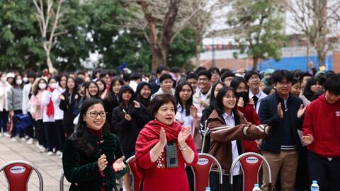 Trang trọng, ý nghĩa buổi sinh hoạt “Dưới lá cờ vẻ vang của Đảng”