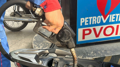 Giá xăng dầu hôm nay 01/08/2025: Thị trường dầu chững lại