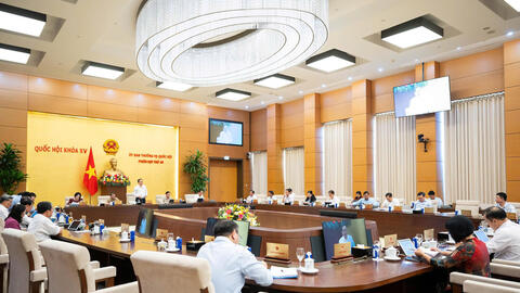 Ủy ban Thường vụ Quốc hội cho ý kiến về dự án Luật Thương mại điện tử