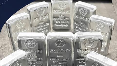 Giá bạc hôm nay 23/12/2025: Tiếp đà tăng cao