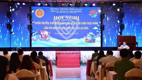 Quản lý thị trường Gia Lai phổ biến quy định về giá, an toàn thực phẩm