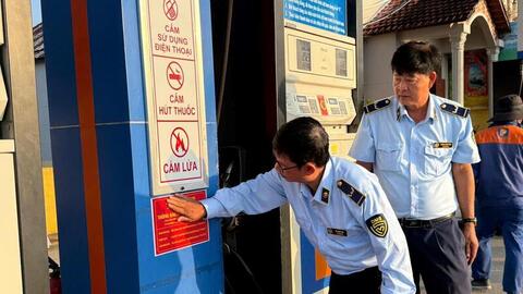 Cà Mau: Thông báo số đường dây nóng tiếp nhận tin báo xăng dầu