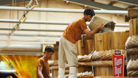 ‘Theo dấu’ cá cơm, nghe biển khơi kể câu chuyện nước mắm!