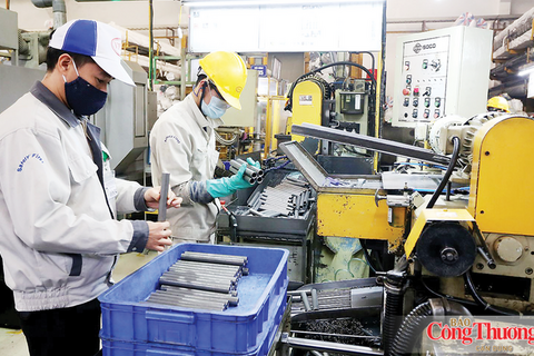 Xây dựng các cực tăng trưởng công nghiệp quy mô vùng