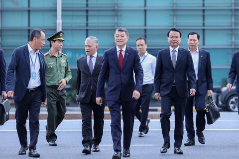 Thủ tướng Chính phủ Lê Minh Hưng lên đường dự Hội nghị Cấp cao ASEAN