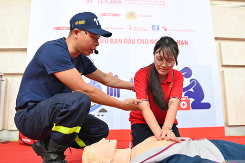 Khi học sinh “làm lính cứu hỏa” tại Triển lãm PCCC và CNCH 2026