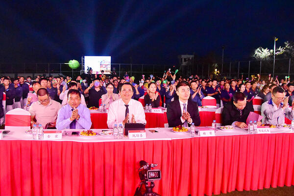 Đêm Gala chào Xuân thắt chặt tình hữu nghị Việt Nam - Trung Quốc