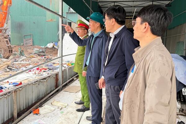 Vận động "xuyên đêm", người dân tự nguyện bàn giao mặt bằng dự án trọng điểm