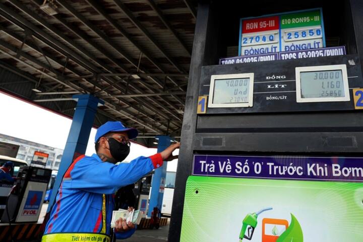 Bộ Công Thương thông tin mới nhất về nguồn cung xăng dầu, chỉ đạo đầu mối tìm nguồn nhập khẩu