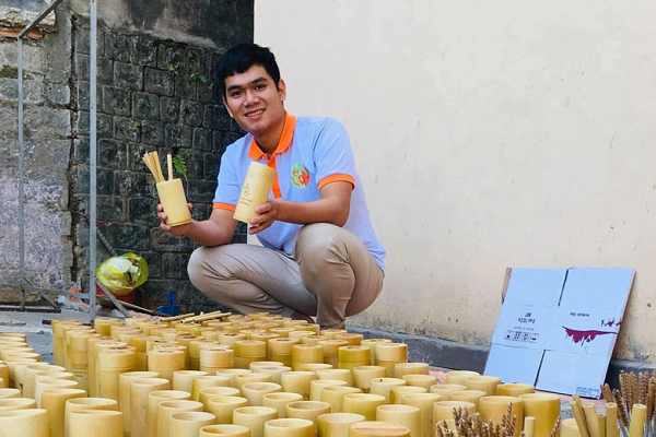 Chàng trai trẻ Nguyễn Lê Hoàng Nhân mong muốn các sản phẩm “xanh” góp phần thay đổi thói quen của người tiêu dùng.