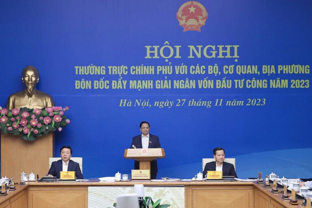 Thủ tướng Phạm Minh Chính chủ trì Hội nghị trực tuyến của Thường trực Chính phủ với các bộ, cơ quan Trung ương, địa phương về kiểm điểm, đánh giá tình hình, đôn đốc đẩy mạnh giải ngân vốn đầu tư công năm 2023 - Ảnh: VGP/Nhật Bắc