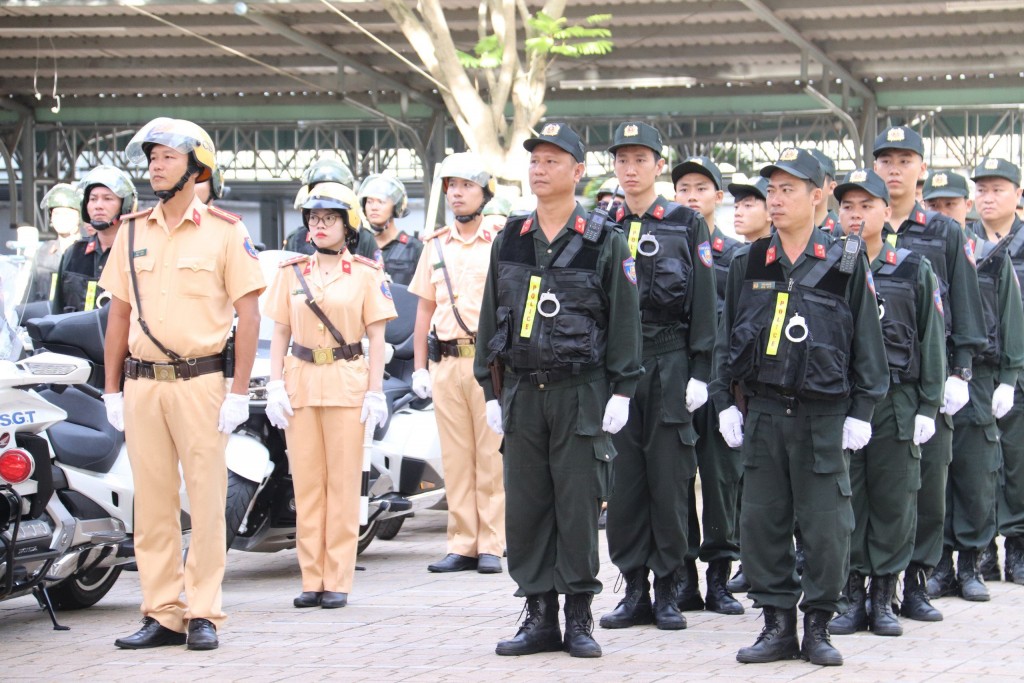 Trong hơn nửa tháng ra quân, Công an TP HCM triệt phá hàng chục vụ án, bắt hàng trăm đối tượng phạm tội