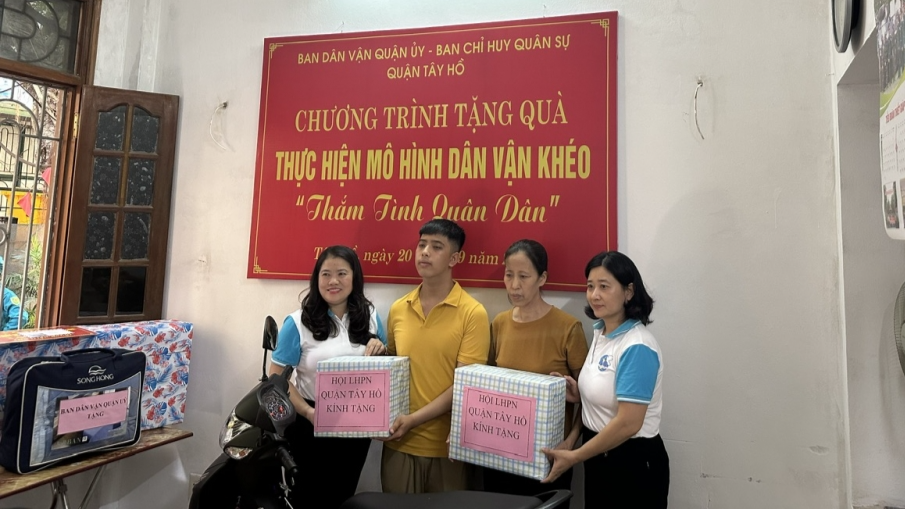 Dân vận khéo - gắn kết tình quân dân